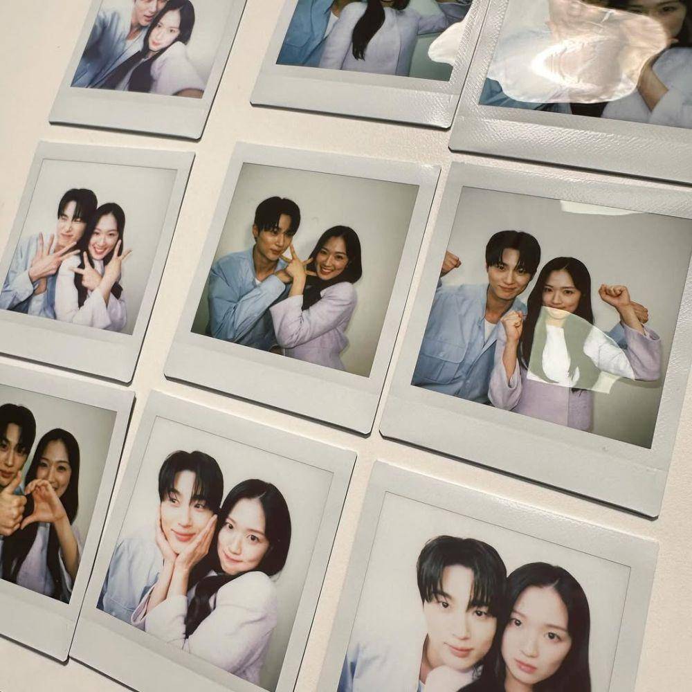 gaya photobox bareng pacar (instagram.com/hye_yoon1110)