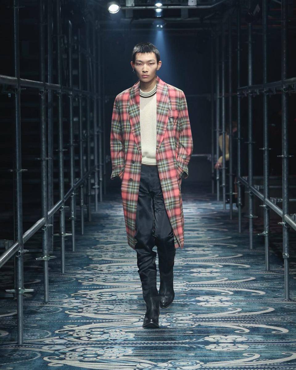 PRADA F/W 2025-26 di Milan Fashion Week Men's (instagram.com/prada)