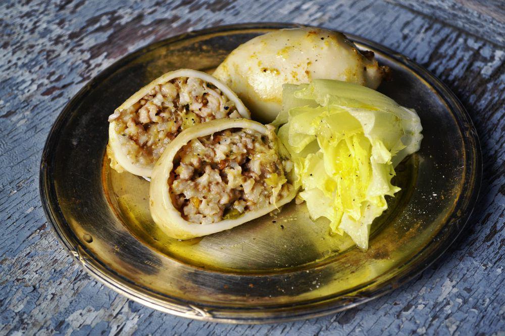 Resep Cumi Isi Daging Saus Pedas yang Lezat, Buatnya Mudah!