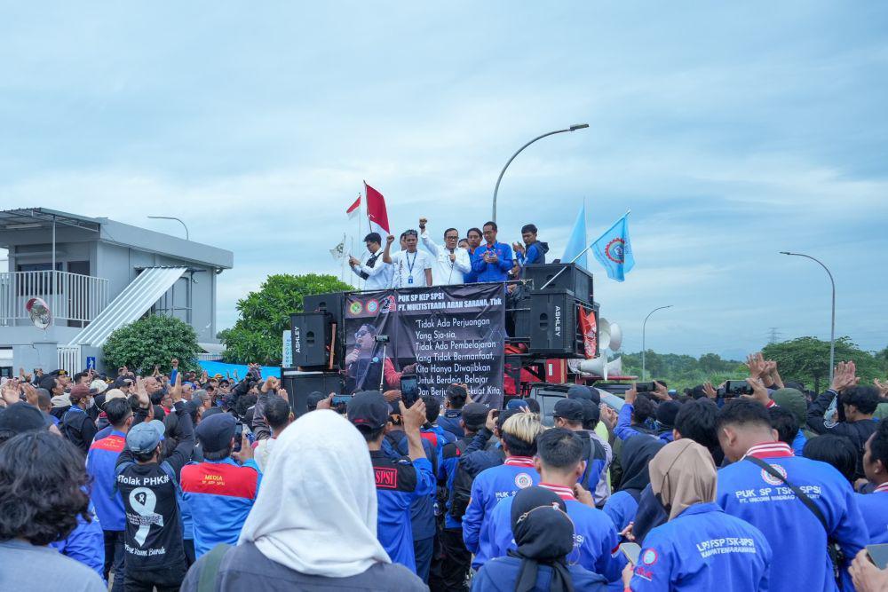 308 Buruh PT Softex di Karawang Batal Kena PHK