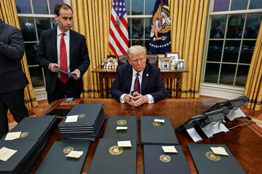 8 Kebijakan Donald Trump di Hari Pertama Dilantik