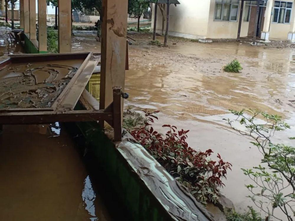Akses Sulit, Evakuasi Korban Longsor Pekalongan Dihentikan Sementara