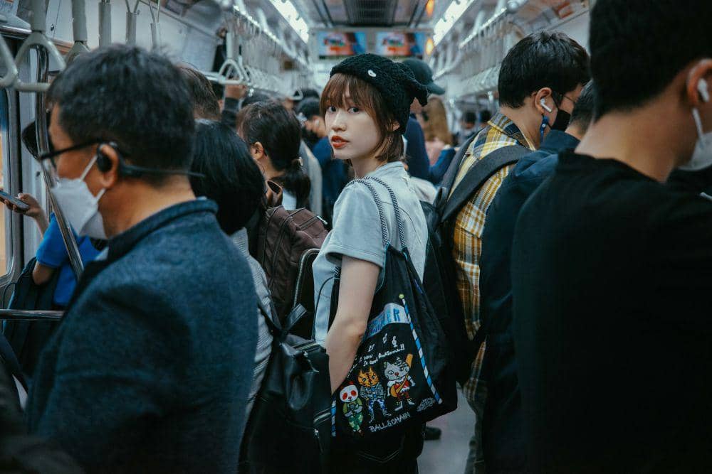 Potret wanita Korea Selatan di kereta subway 