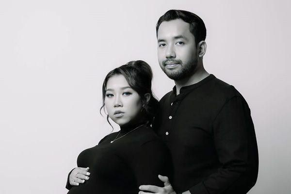 7 Pemotretan Maternity Kiky Saputri, Usung Konsep Hitam Putih