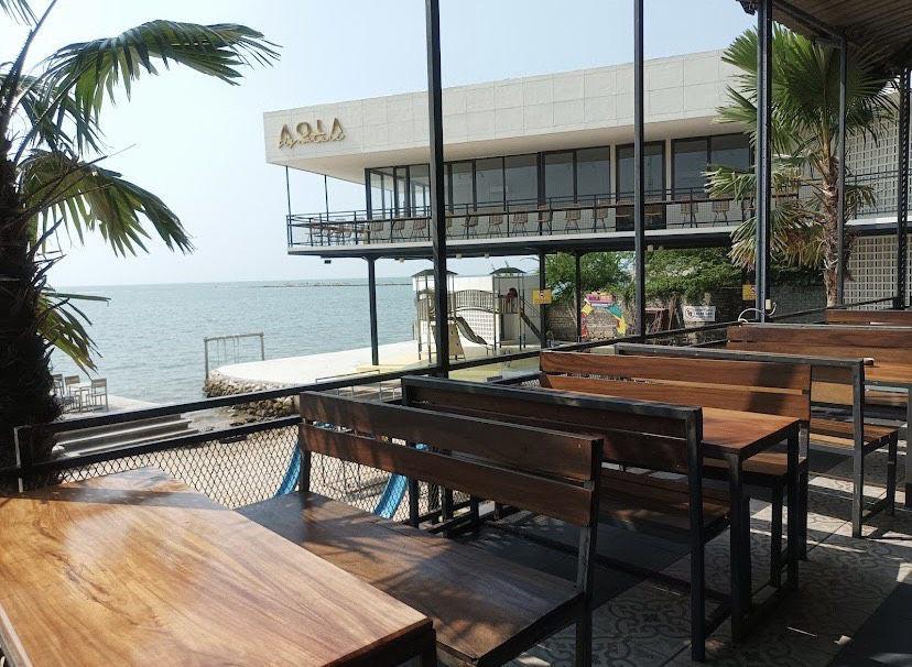 5 Cafe dan Resto di Lamongan dengan View Pantai yang Menenangkan