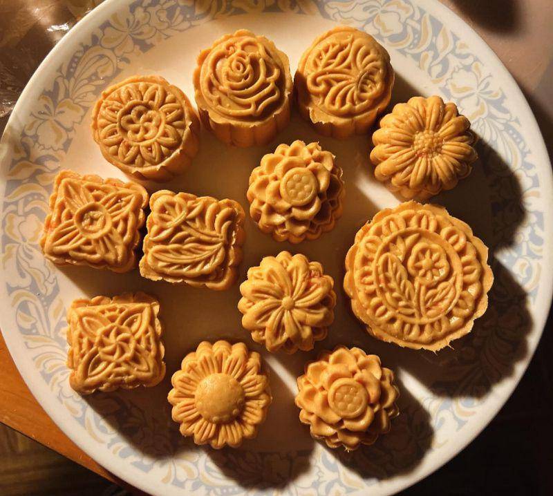 ilustrasi kue bulan (instagram.com/anandahitaprabha)