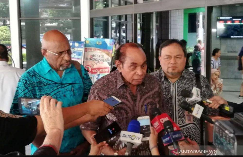 Mantan Menteri Perhubungan, Freddy Numberi. (ANTARA/Zuhdiar Laeis)