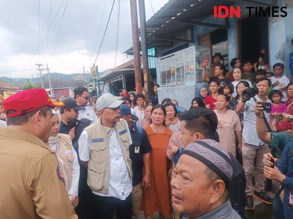 Tinjau Korban Banjir di Lampung, Wamensos Titip Pesan Prabowo ke Warga