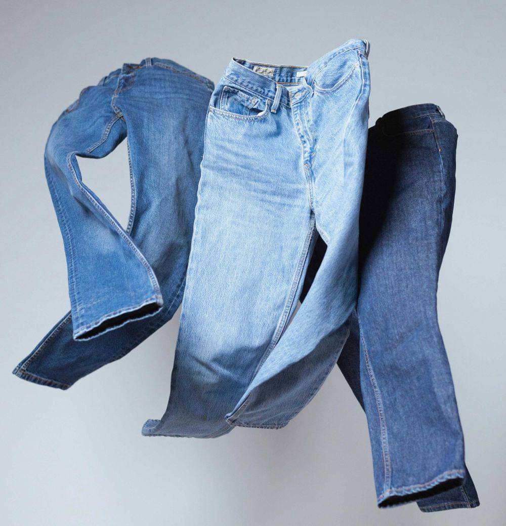Celana jeans capsule wardrobe (pexels.com/cottonbro studio)