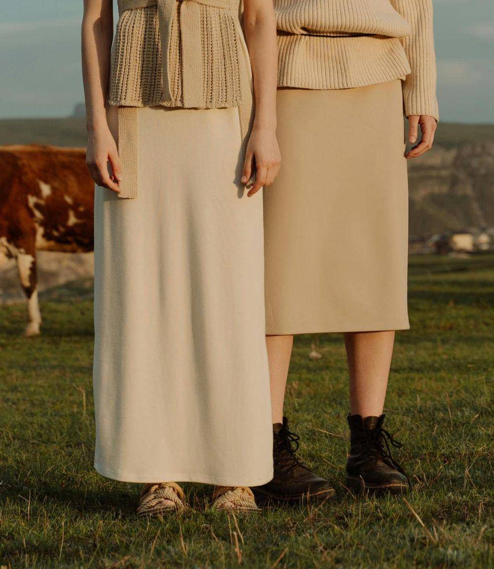 Rok netral wardrobe capsule (pexels.com/cottonbro studio)