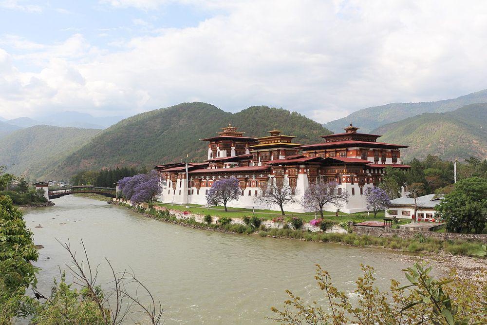 5 Fakta Punakha Dzong, Benteng Megah Bersejarah di Bhutan
