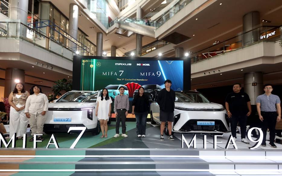 Dua mobil listrik Maxus (maxus)