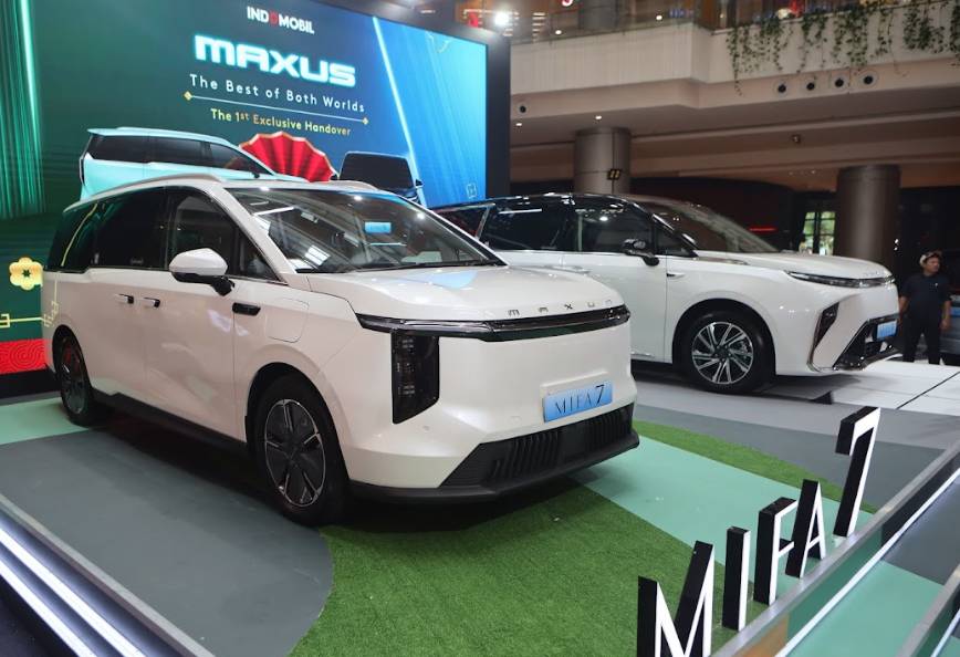 Dua mobil listrik Maxus (maxus)