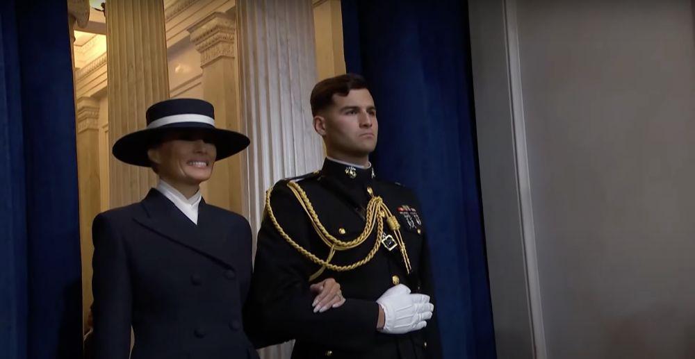 Profil Eric Javits, Desainer Topi Gondolier yang Dipakai Melania Trump