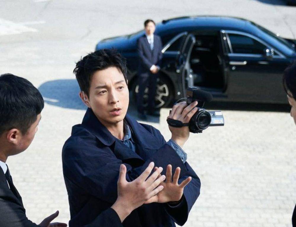 Jung Sung Il di Unmasked (instagram.com/hs_kim_95)