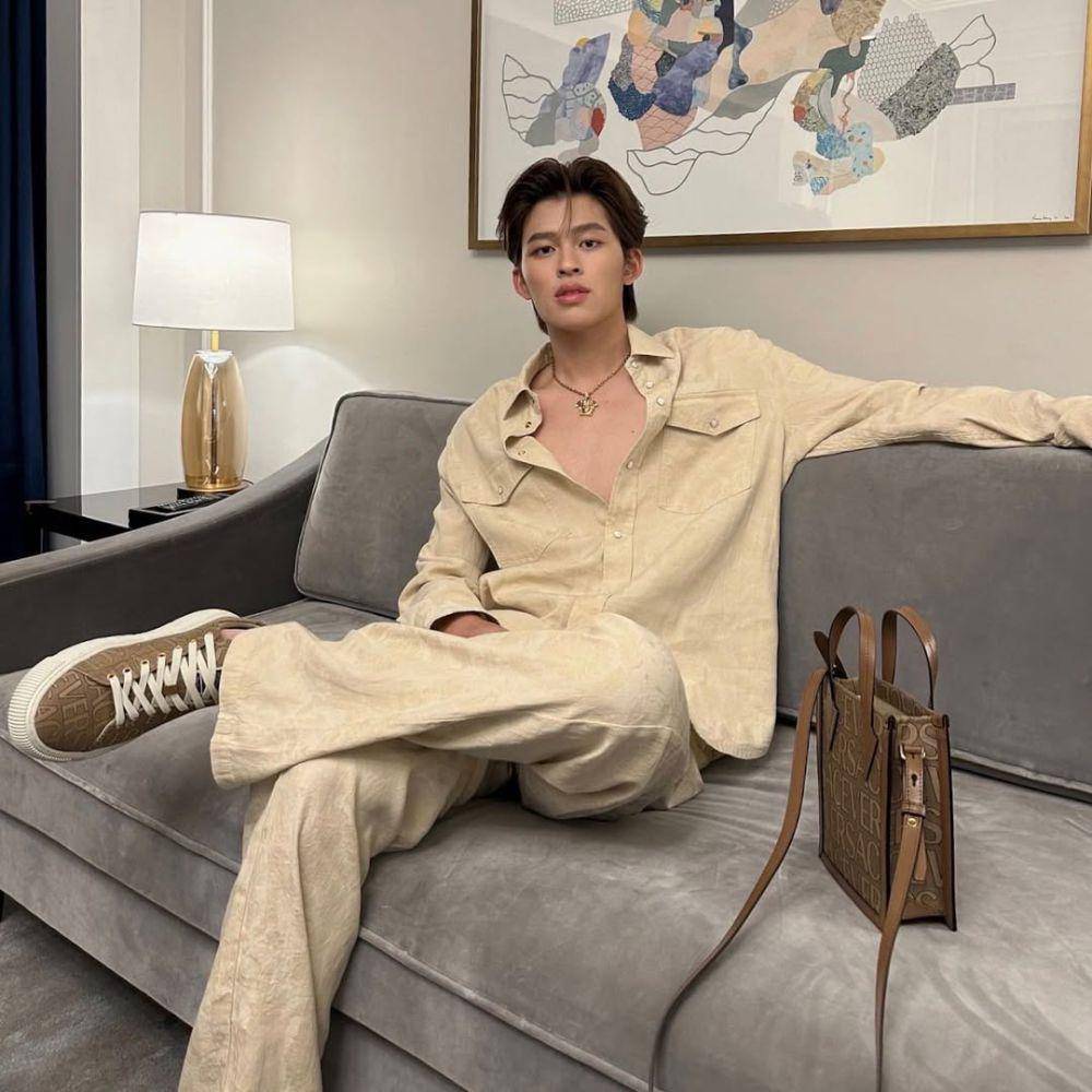 earth tone outfit ala Pond Naravit (instagram.com/ppnaravit)