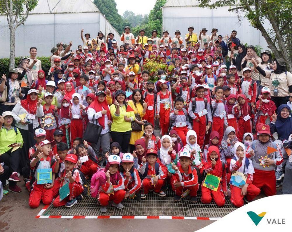 Siswa-siswi Yayasan Pendidikan Sorowako Singkole (instagram.com/ptvaleindonesia)