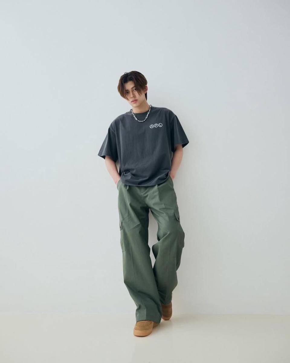 earth tone outfit ala Pond Naravit (instagram.com/ppnaravit)