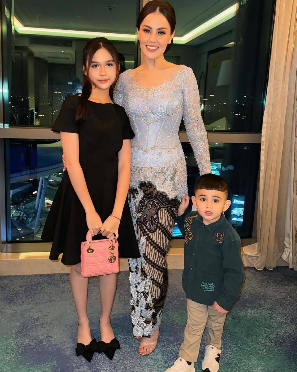Adu Gaya Ibu dan Anak Jennifer Dunn vs. Chantal Dunn (instagram.com/jeje_haris89)