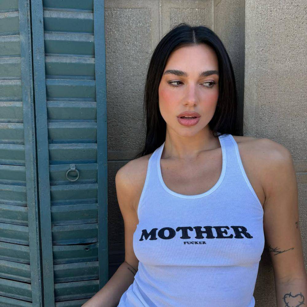 potret Dua Lipa liburan sambil kerja di Chili (instagram.com/dualipa)