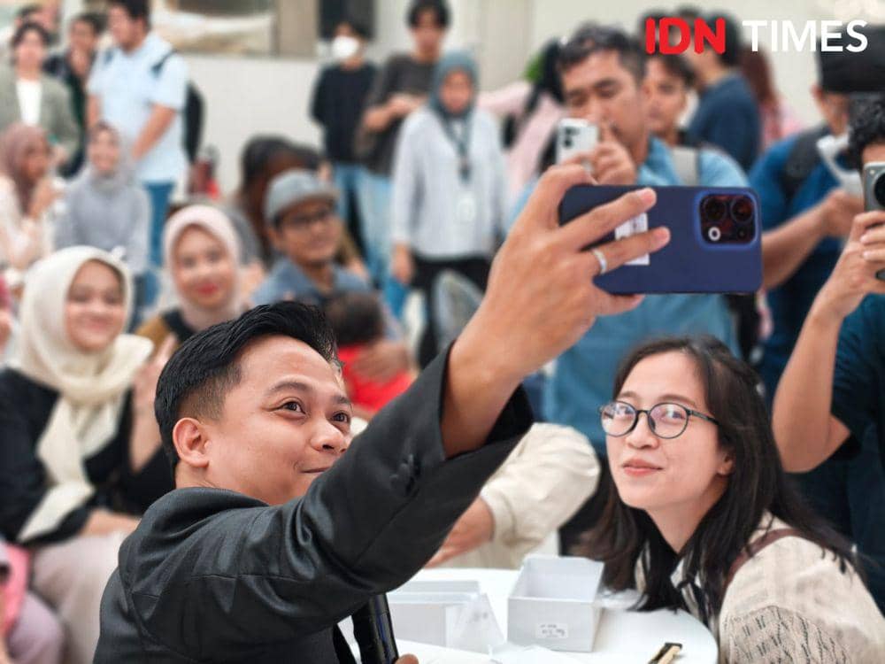 First Sale Reno13 Series di OPPO Gallery (IDN Times/Fatkhur Rozi)