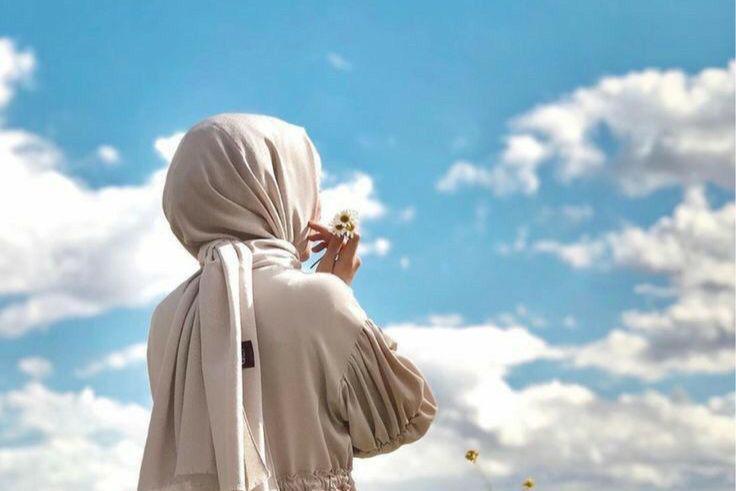 10 Manfaat Memandang Langit Menurut Imam Al-Ghazali