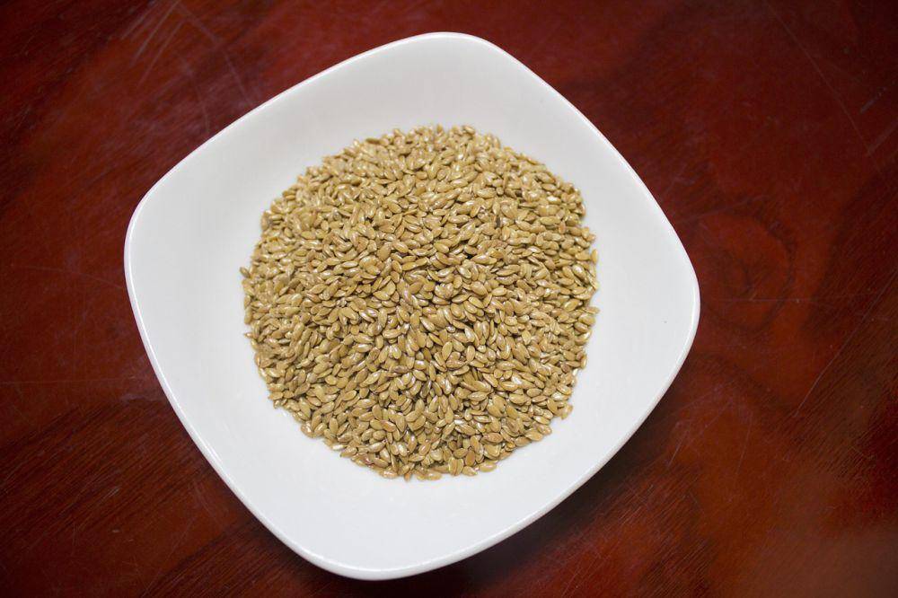 ilustrasi flaxseed atau biji rami (pixabay.com/621hjmit)