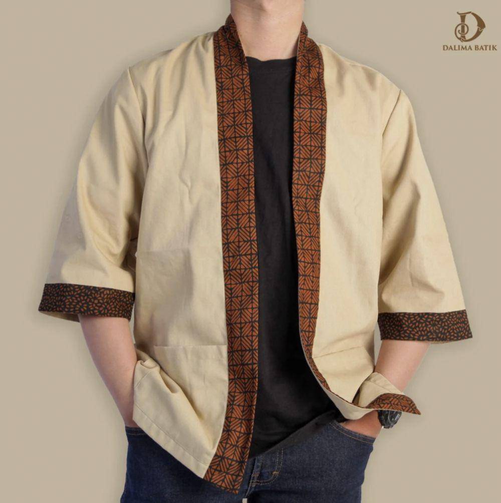 Dalima Batik Outer Batik Pria Modern DLMOT0000 (shopee.co.id/Dalima Batik)