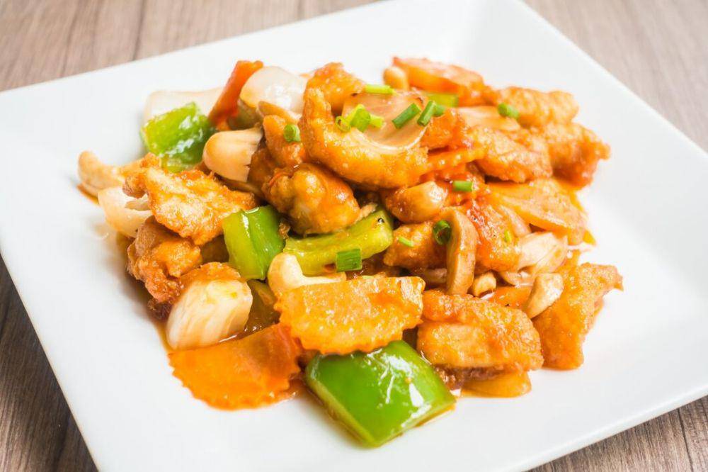 Ilustrasi ayam koloke ala chinese food (freepik.com/mrsiraphol)