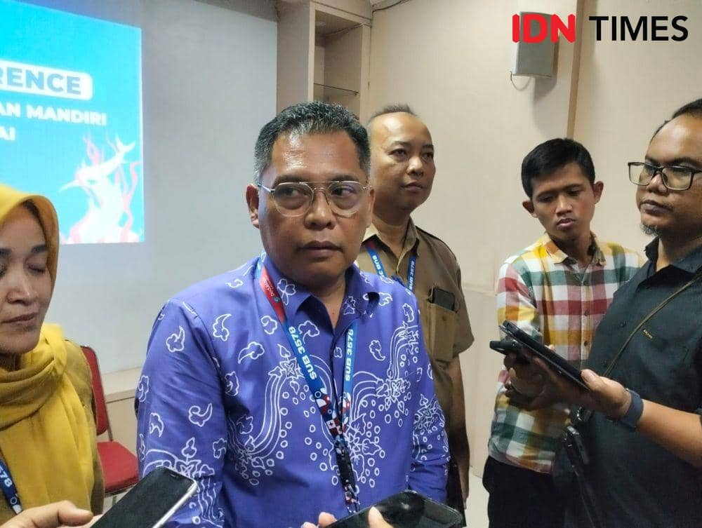 Belasan Warga Lapor Penipuan IKD ke Dispendukcapil Surabaya