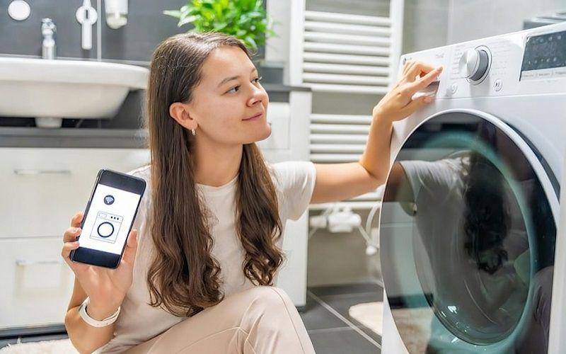 ilustrasi fitur canggih yang ada pada mesin cuci (freepik.com/tdyuvbanova)