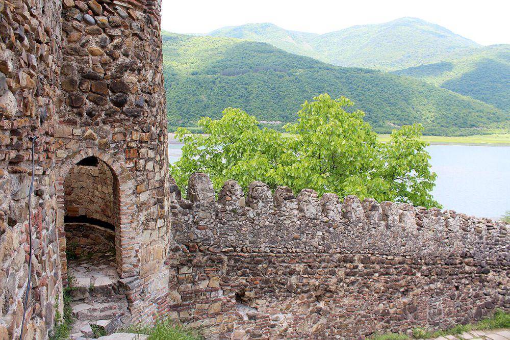 potret Benteng Ananuri (commons.wikimedia.org/Kakhi Kuloshvili)