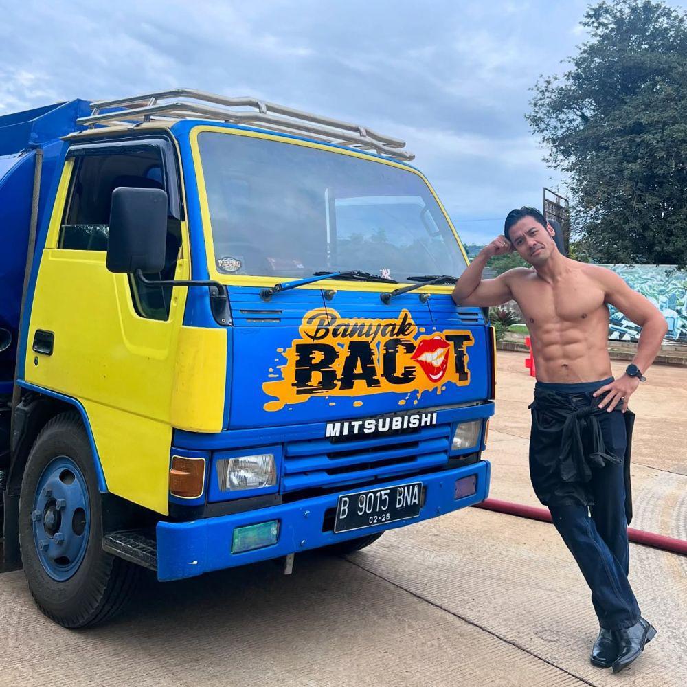 Foto Pamer Sixpack-nya Viral, 7 Momen Chicco Jerikho Pas Olahraga