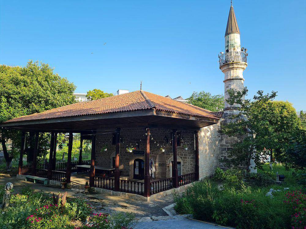 Esmahan Sultan Mosque, Rumania (commons.m.wikimedia.org/Leontin I)