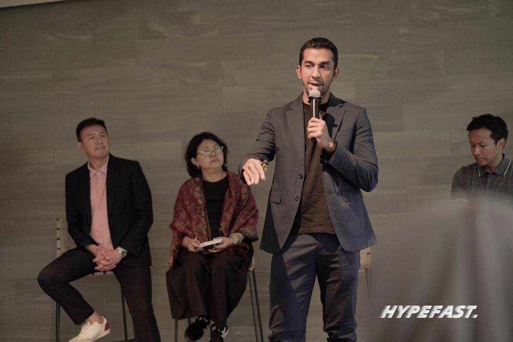Achmad Alkatiri (Mad), CEO Hypefast, saat memaparkan prediksi tren brand lokal di tahun 2025. (Dok. Hypefast)