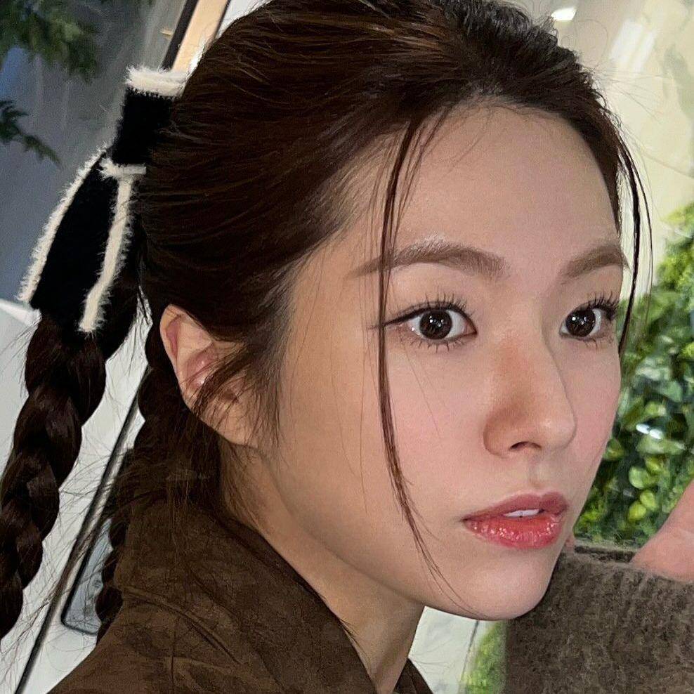 inspirasi makeup Ha Young (instagram.com/havv_y)