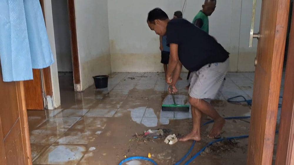 Banjir Bengawan Solo di Ngawi Mulai Surut, Warga Pulang