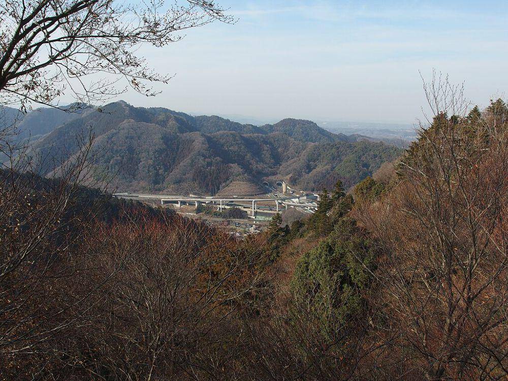 ilustrasi Mount Takao (commons.wikimedia.org/Guilhem Vellut)