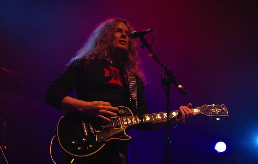 Profil John Sykes, Gitaris Legendaris yang Tutup Usia Lawan Kanker