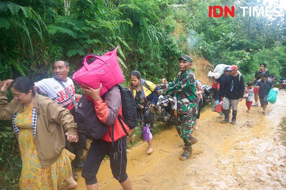 Cerita Korban Selamat Longsor Pekalongan, Terguling-guling Disapu Air