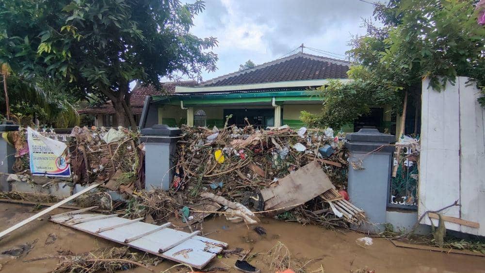 Kondisi Desa Kebonharjo, Kabupaten Kendal pasca diterjang banjir. (dok. PLN)