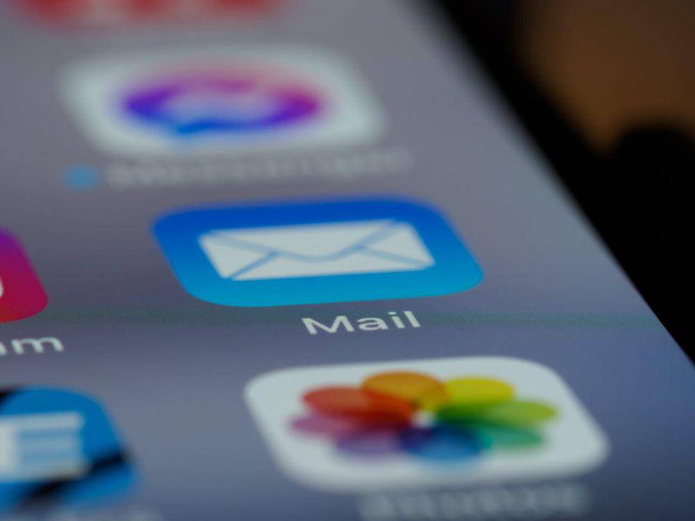 ilustrasi Apple Mail (pexels.com/Brett Jordan)