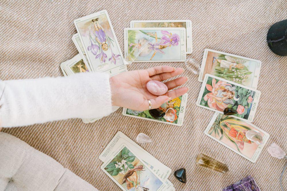 Kisah Cintamu Minggu Ini Menurut Ramalan Tarot, Banyak Dinamika!