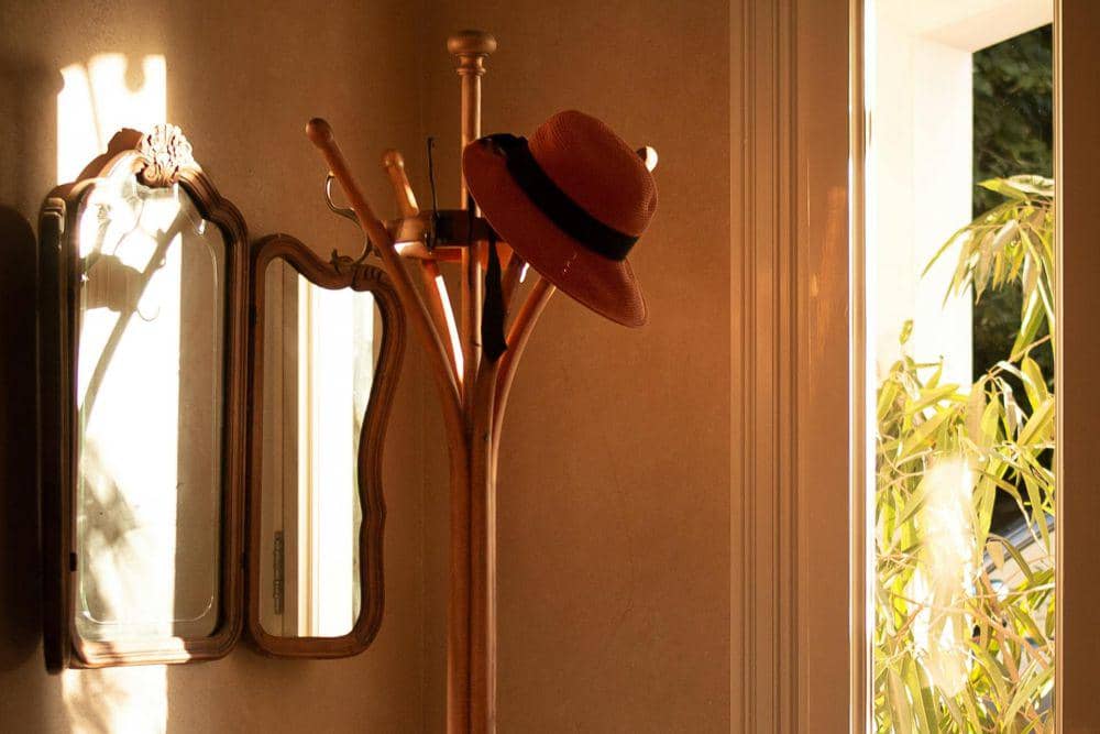 ilustrasi gantungan (pexels.com/Nicolas Diaz)