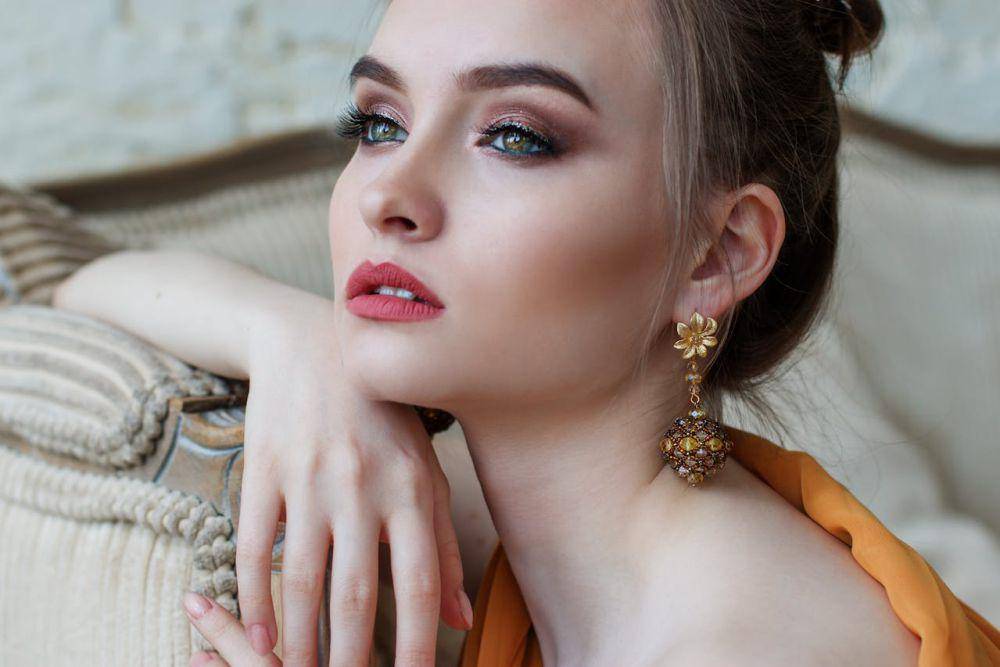 Ilustrasi unrecognizable makeup (pexels.com/Pixabay)