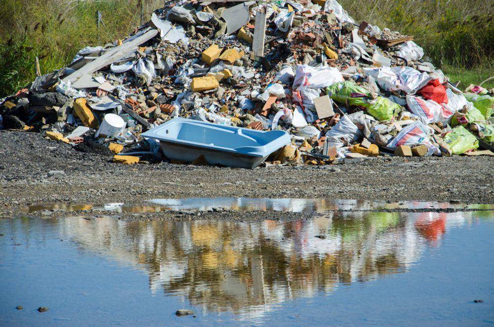 ilustrasi gunungan sampah (pexels.com/Victor Moragriega)