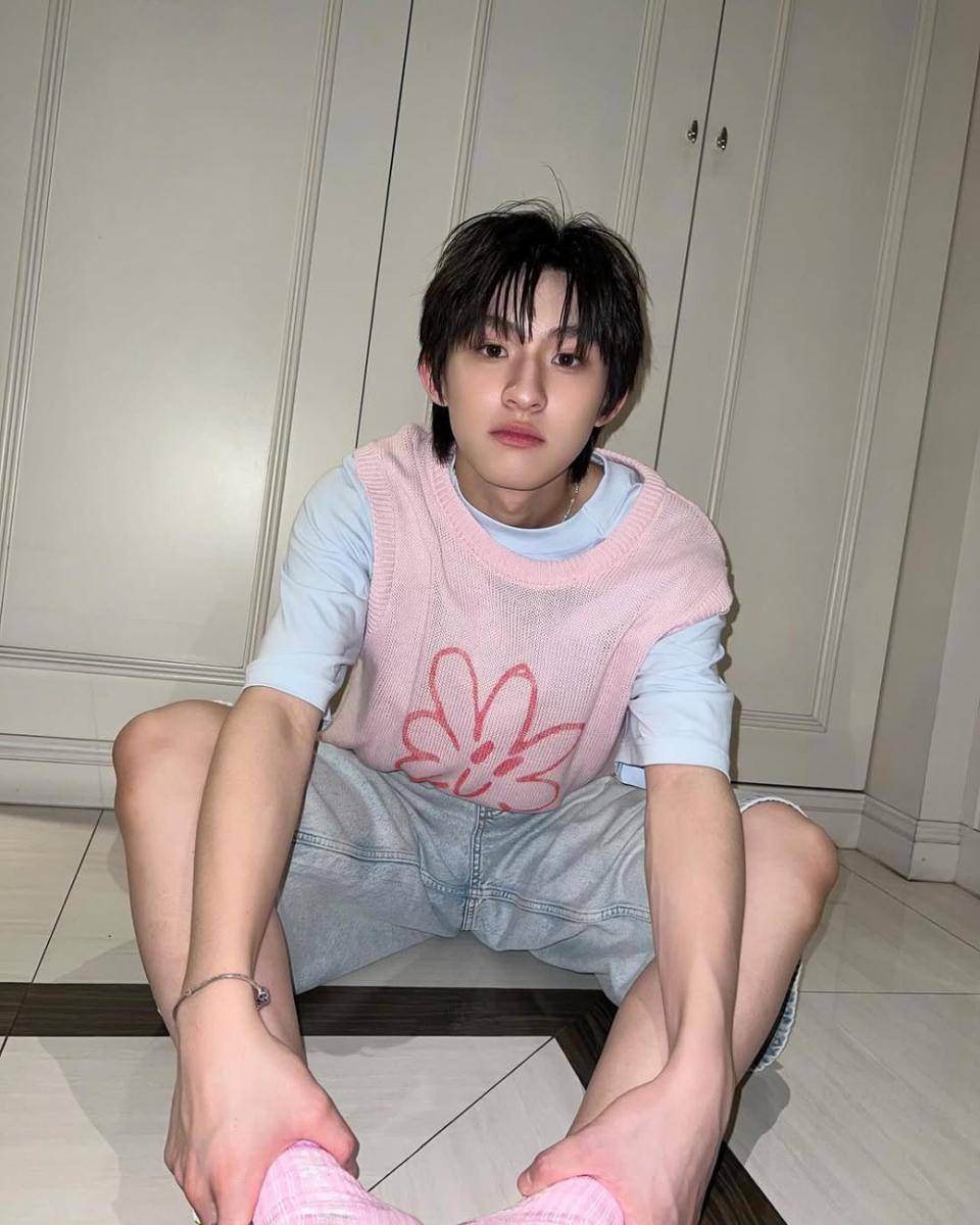 casual teen style ala Kongpob Jirojmontri (instagram.com/kongjiro)