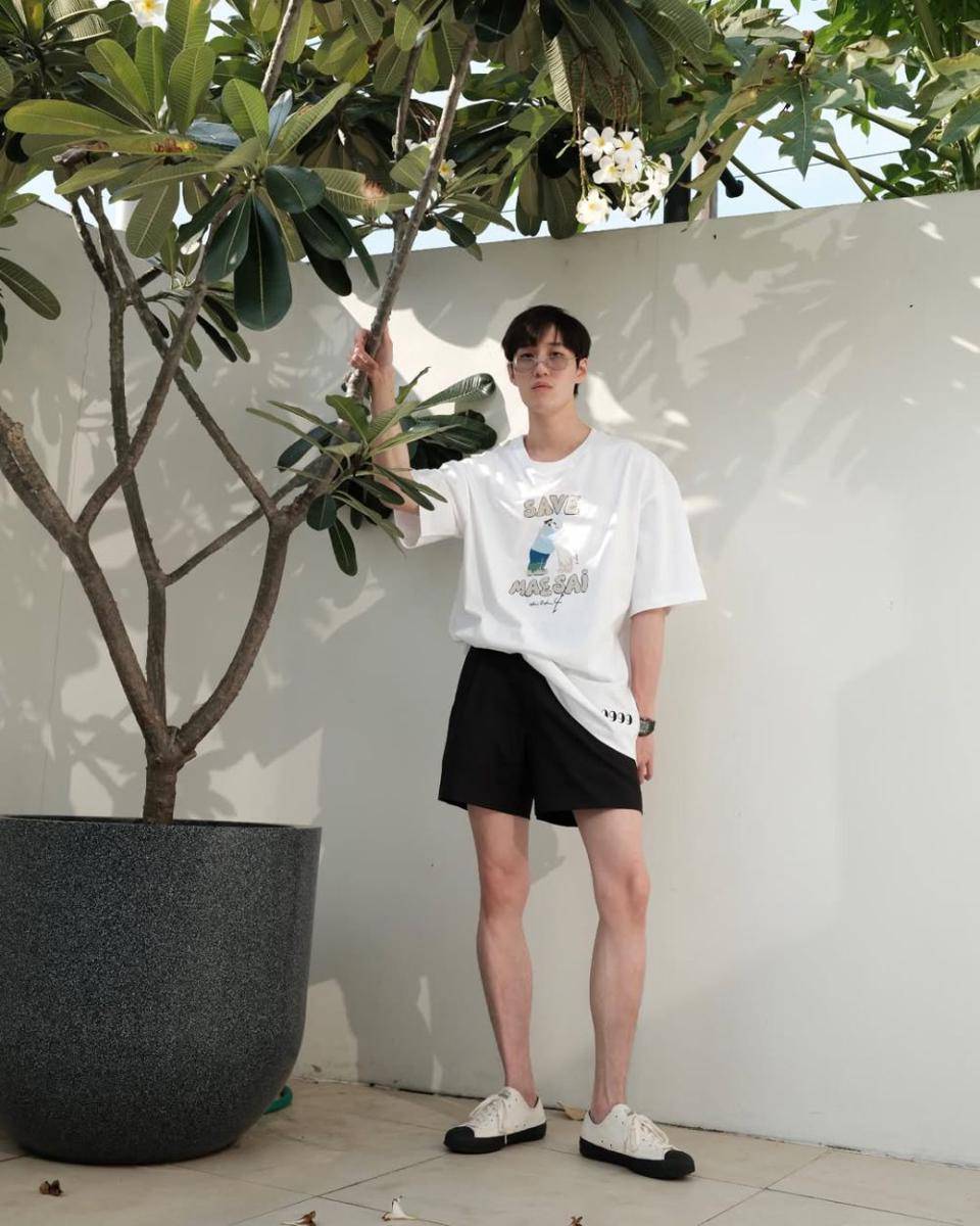 mix and match short pants ala Tor Thanapob (instagram.com/thanapob_lee)