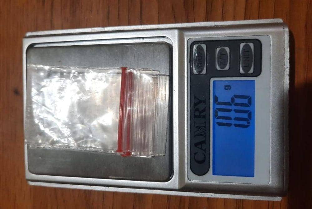 Sabu seberat 1,06 gram menjadi barang bukti pengungkapan kasus ini. (Dok. Polresta Balikpapan)
