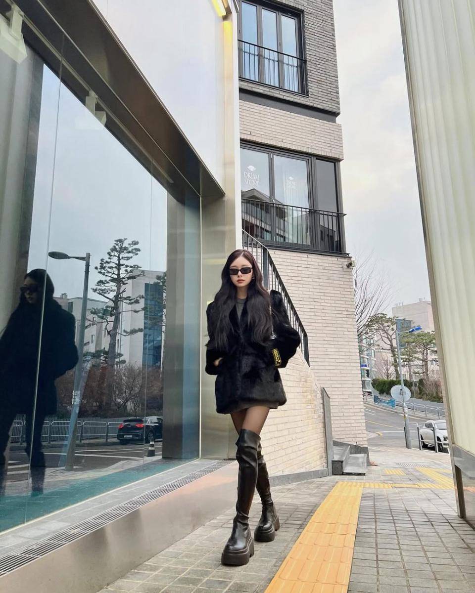 Song Jia (instagram.com/dear.zia)